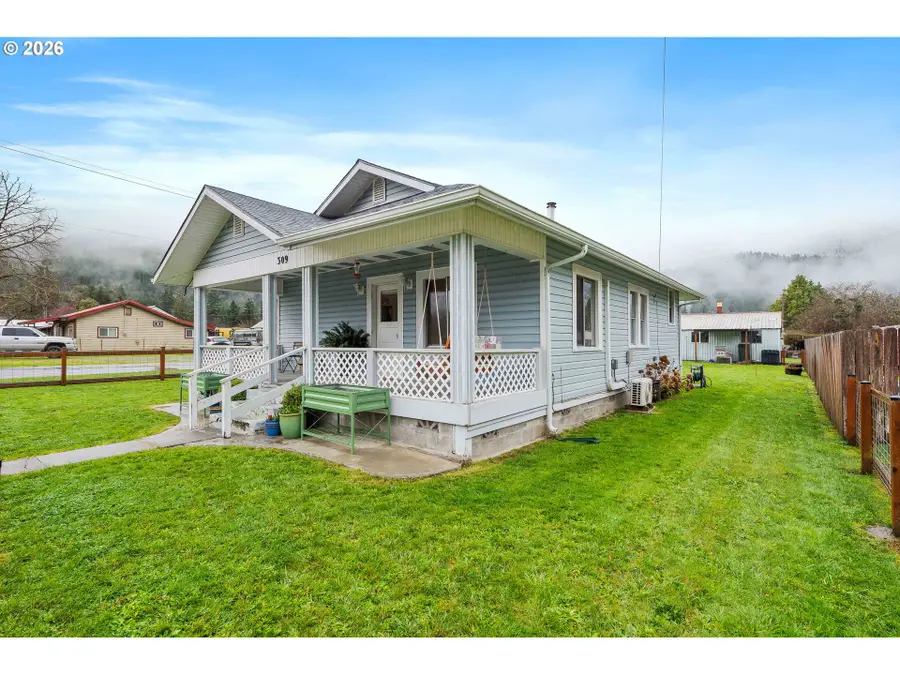 309 4th Ave, Powers, OR 97466 - #2