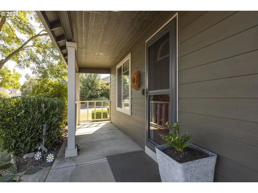 1198 Filbert St, Jefferson, OR 97352 - #2