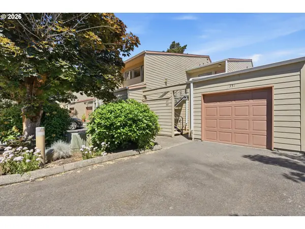 351 SE 146th Ave #8, Portland, OR 97233