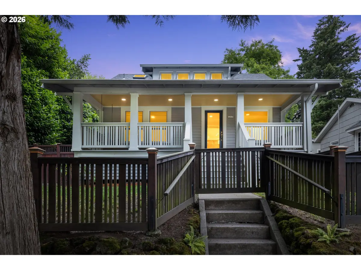 1217 SW Spring Garden St, Portland, OR 97219 - #1