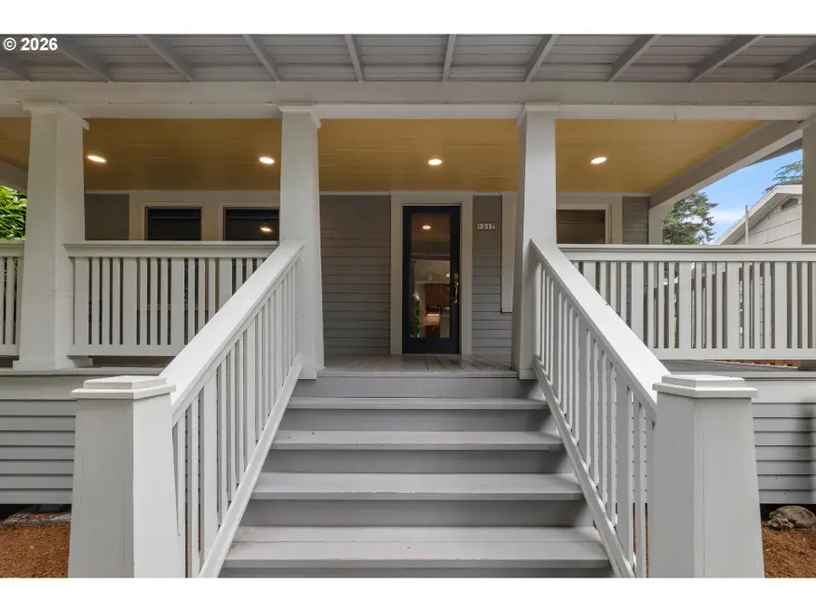 1217 SW Spring Garden St, Portland, OR 97219 - #3