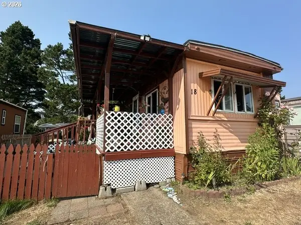 1699 27th St #18, Florence, OR 97439