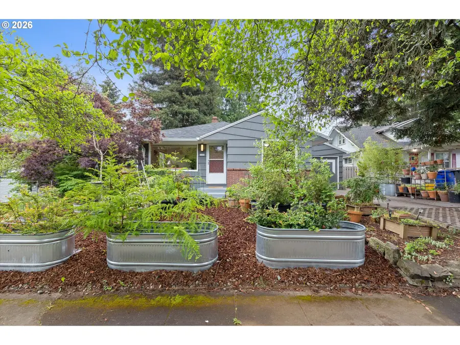 8604 N Van Houten Ave, Portland, OR 97203 - #2