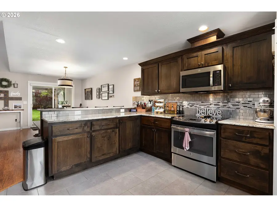 2666 Westlake Ave, Sutherlin, OR 97479 - #3