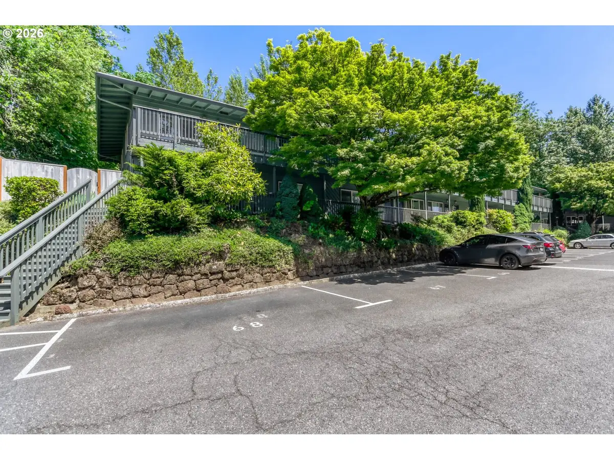1045 SW Bertha Blvd #7, Portland, OR 97219 - #1