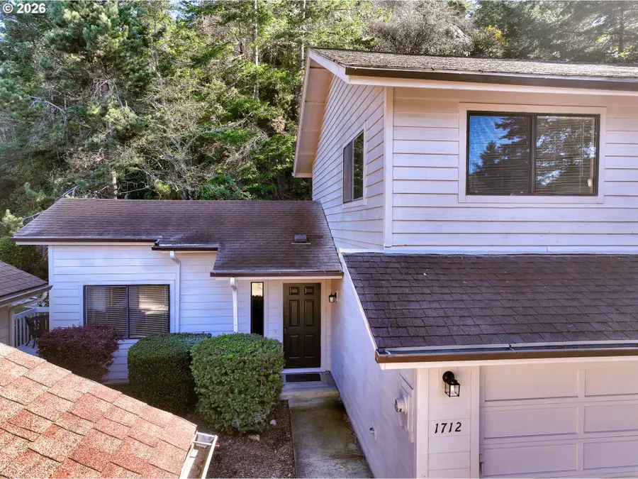 1712 Arch Ln, Brookings, OR 97415 - #2