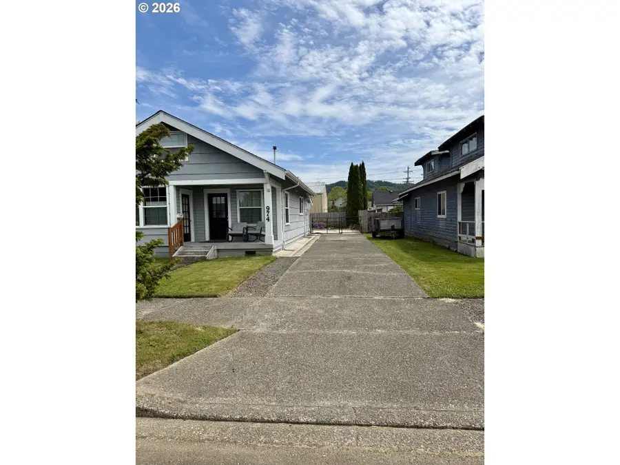 974 Fir Ave, Reedsport, OR 97467 - #2