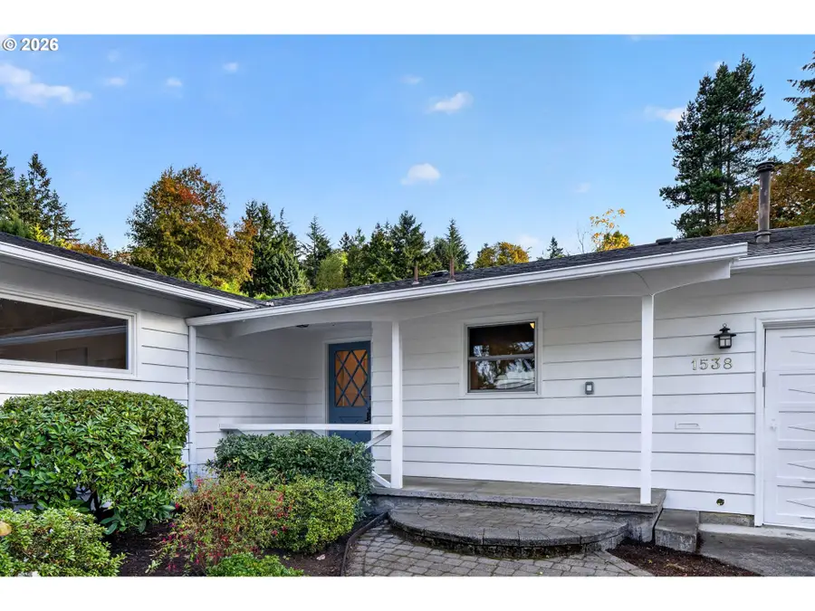 1538 Pine St, Lake Oswego, OR 97034 - #3