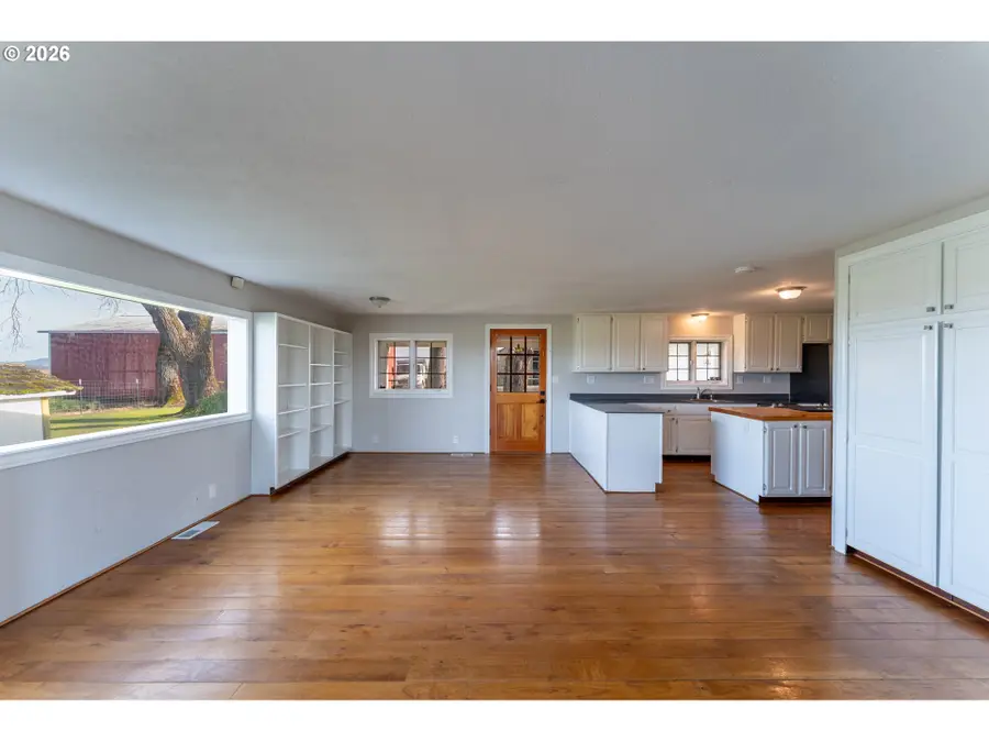 10001 SE Amity-dayton Hwy, McMinnville, OR 97128 - Image #3