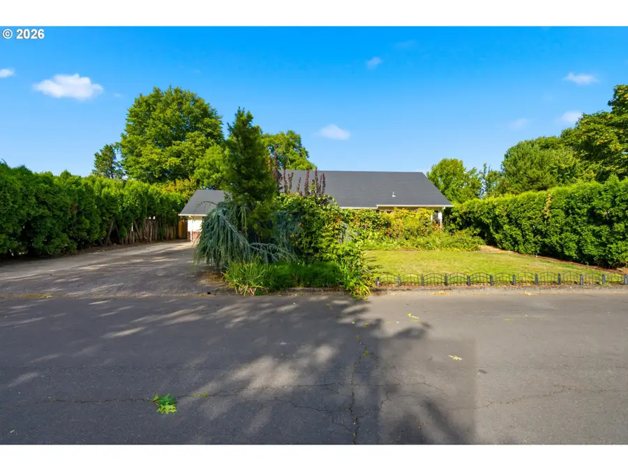 1411 NE Arrowwood St, Hillsboro, OR 97124 - #3