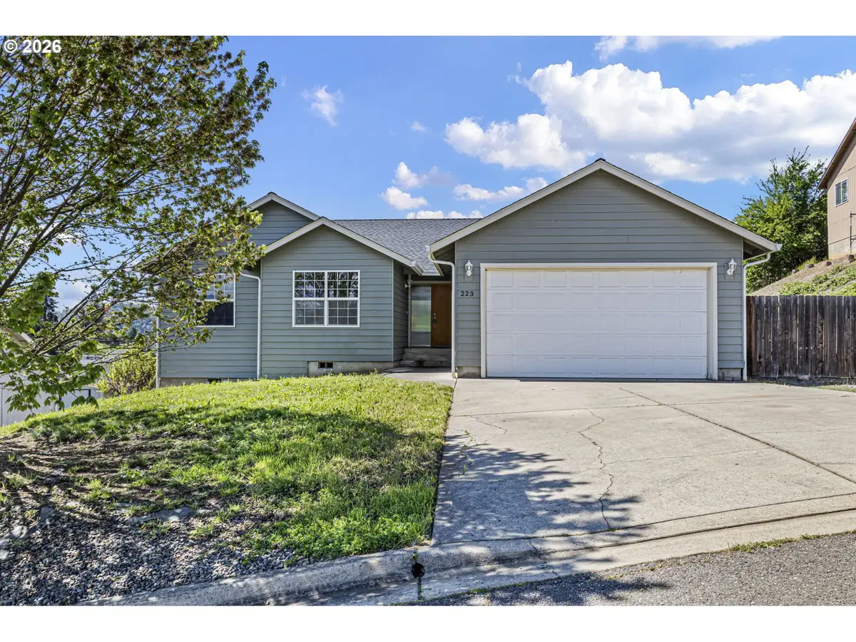 223 Armande Loop, Roseburg, OR 97471 - #1