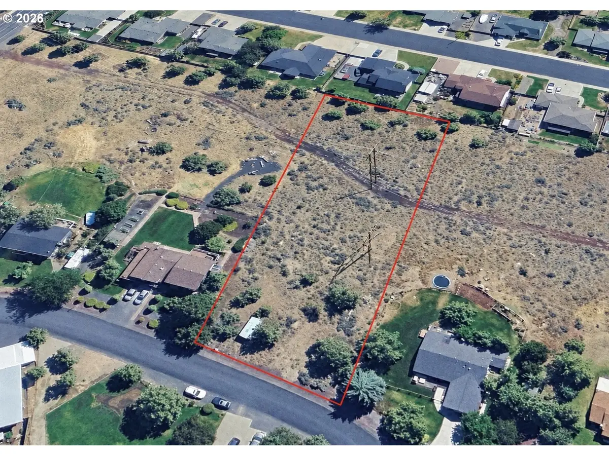 2764 SW Bentwood Dr, Redmond, OR 97756 - #1