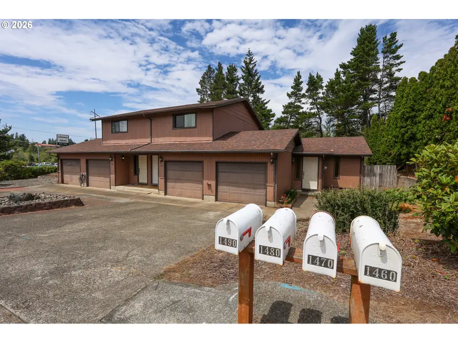 1460 Scott Ln, North Bend, OR 97459 - #2