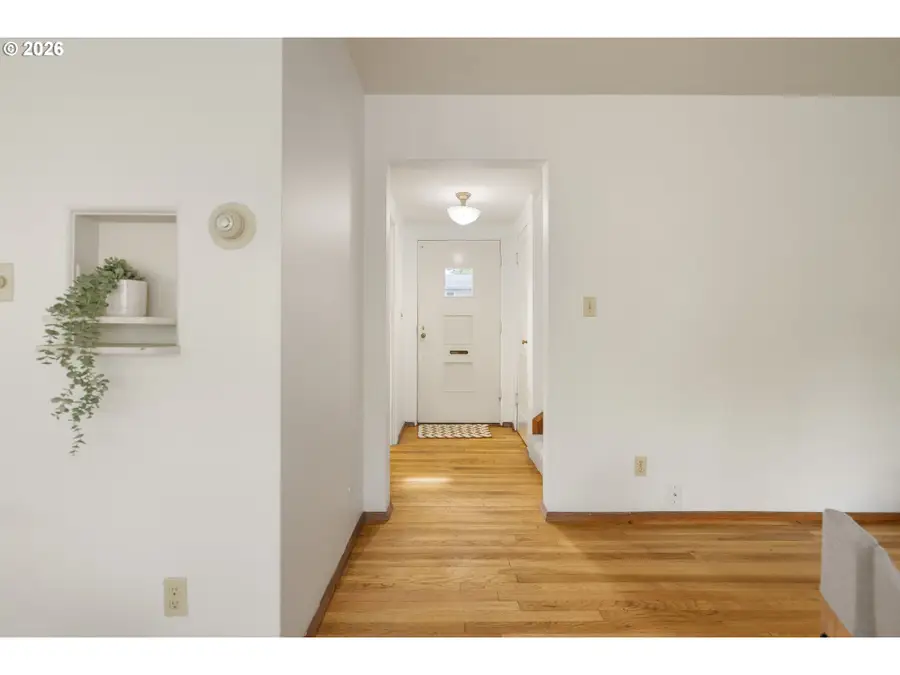 6815 NE Broadway, Portland, OR 97213 - #3