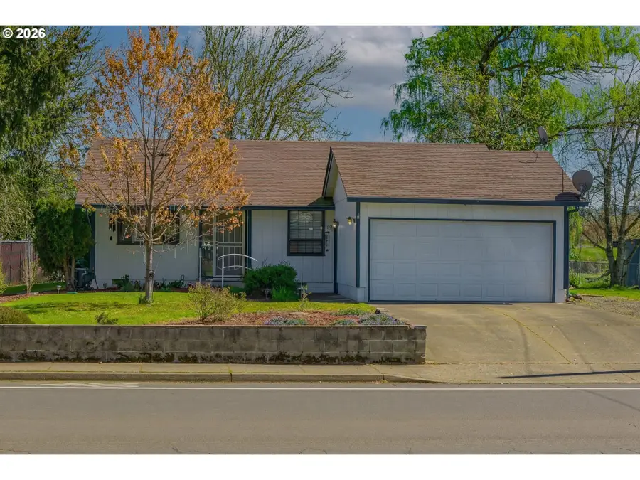1375 NW Keasey St, Roseburg, OR 97471 - #3