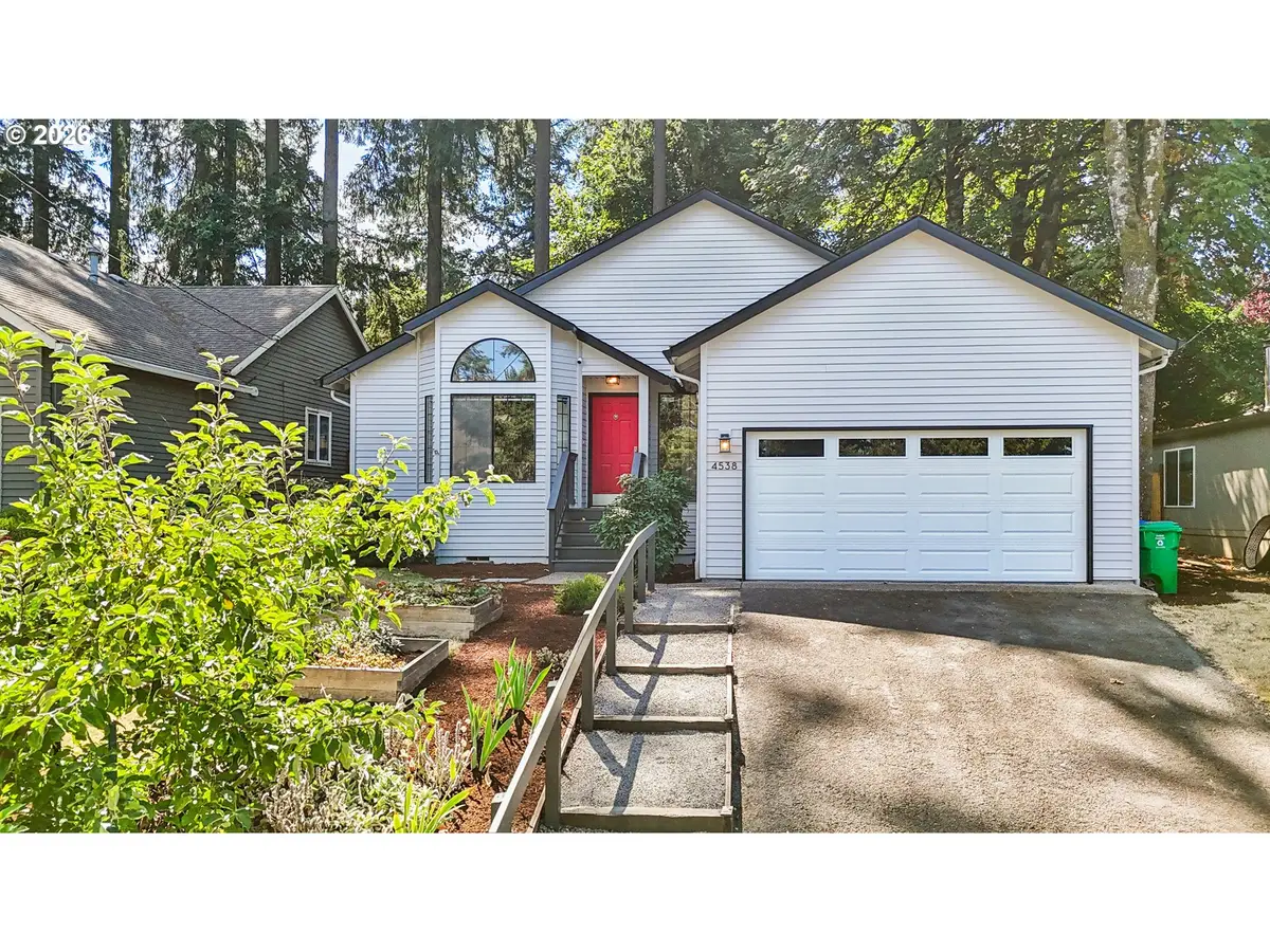 4538 SW Vacuna St, Portland, OR 97219 - #1