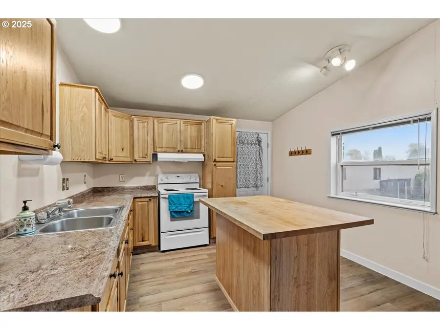 39100 NW Pacific Hwy, Woodland, WA 98674 - Image #3