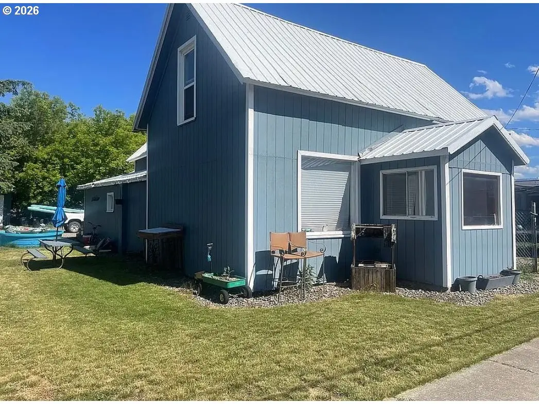 209 N River St, Enterprise, OR 97828 - #1