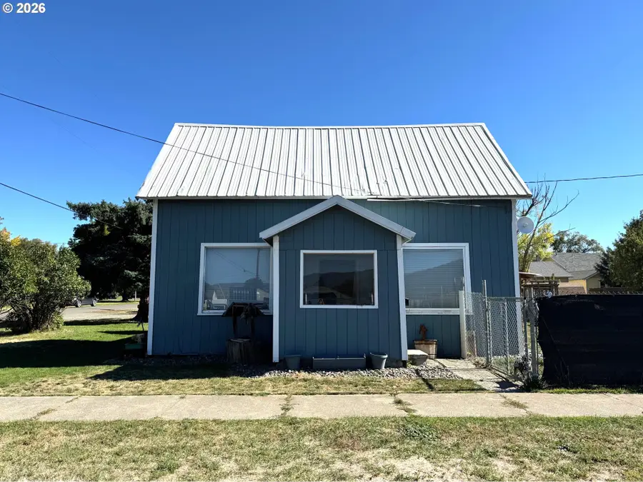 209 N River St, Enterprise, OR 97828 - #3