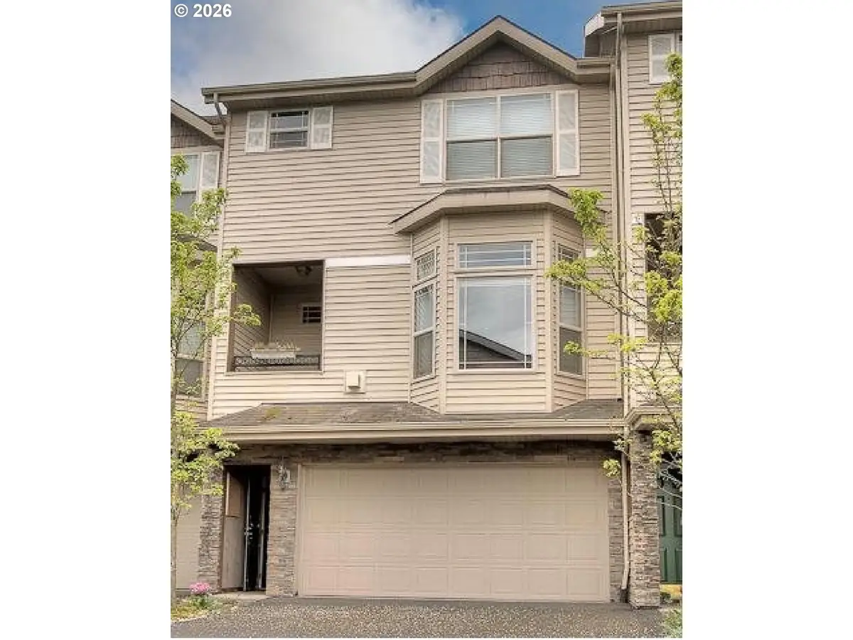 12138 NE Fremont St #18, Portland, OR 97220 - #1