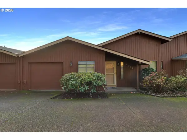 2267 Ridgeway Dr, Eugene, OR 97401