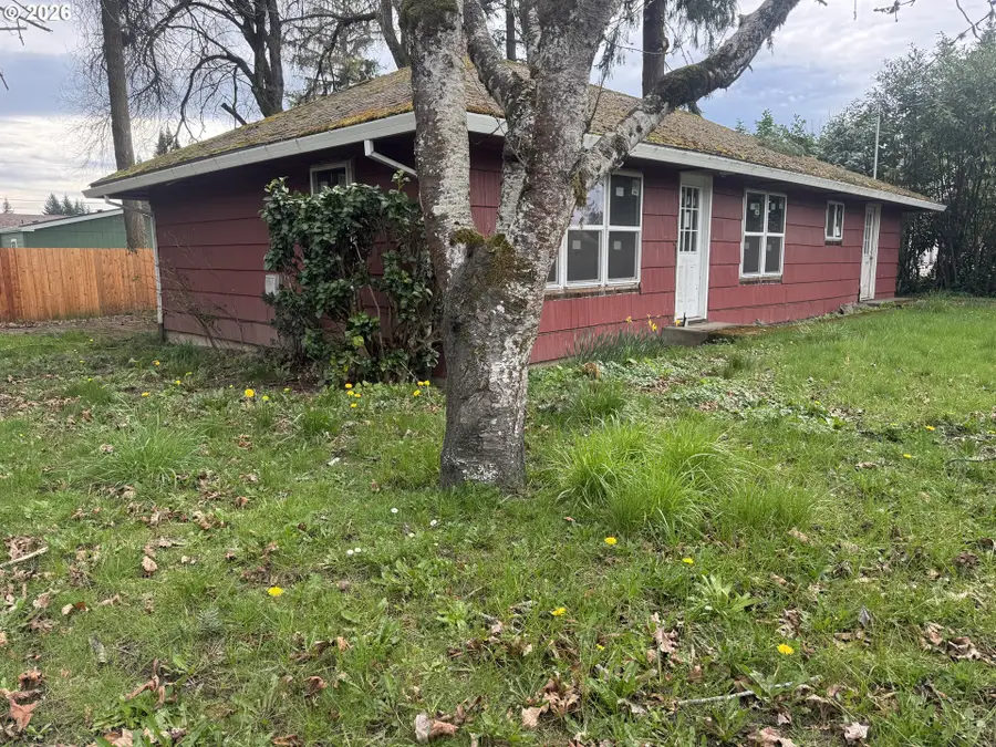 211 Sherman St, Amity, OR 97101 - #3