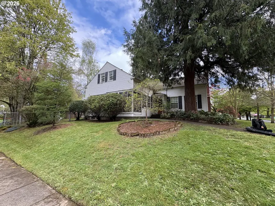 2909 NE Ainsworth St, Portland, OR 97211 - #2