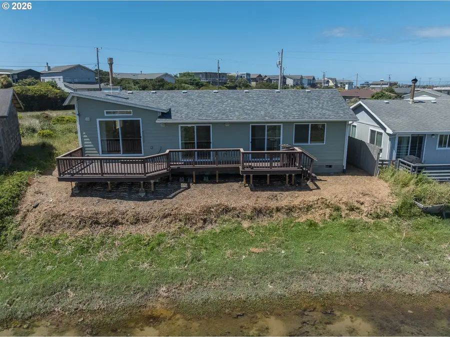 1001 NW Pacific Way, Waldport, OR 97394 - #3