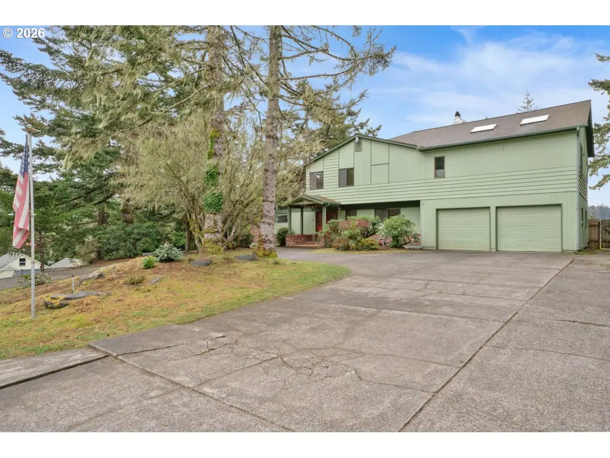 833 Rhododendron Dr, Florence, OR 97439 - #1