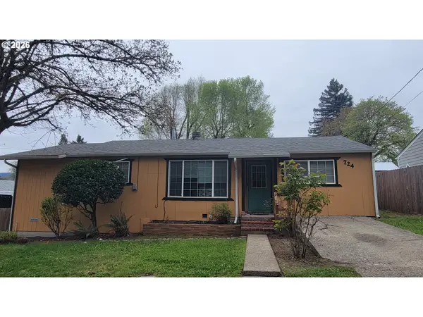 724 NE Laurance St, MyrtleCreek, OR 97457