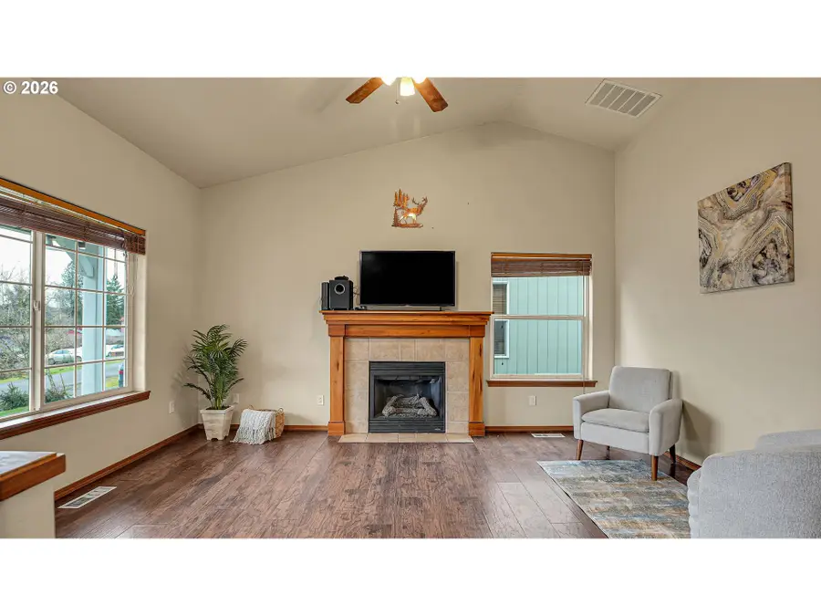 1013 4th Ave, Vernonia, OR 97064 - #3