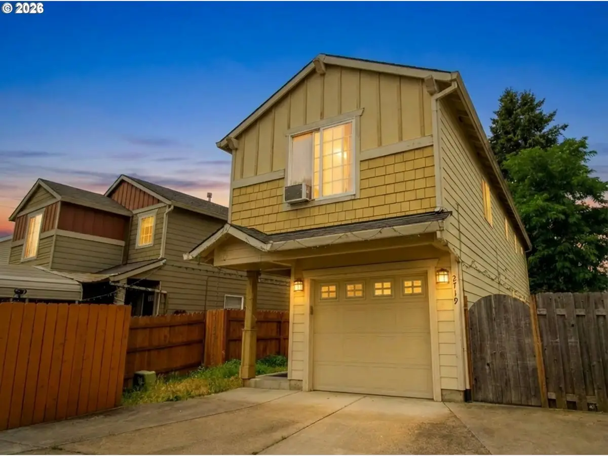 2719 SE 136th Pl, Portland, OR 97236 - Image #1