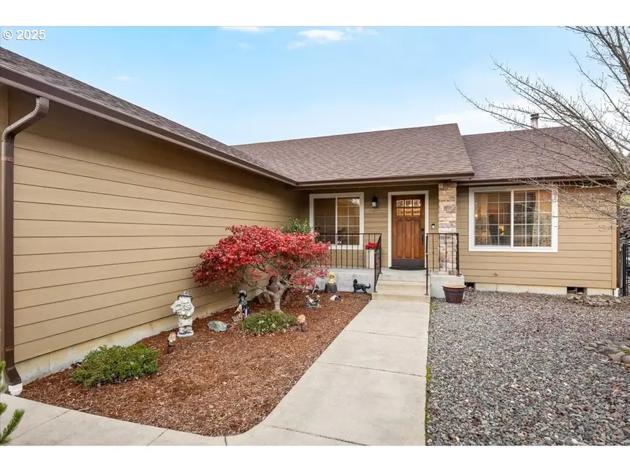 635 Valley Vista St, Sutherlin, OR 97479 - Image #3