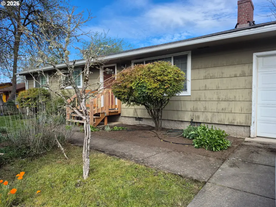 1935 Mckinley St, Eugene, OR 97405 - #2