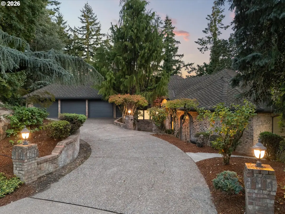 18520 Delenka Ln, Lake Oswego, OR 97034 - #1