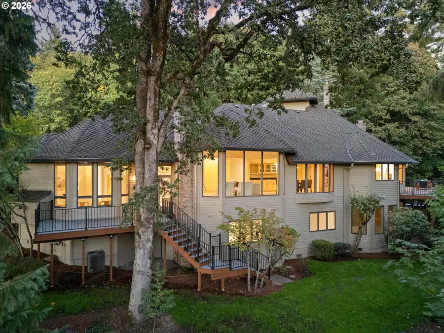 18520 Delenka Ln, Lake Oswego, OR 97034 - #2