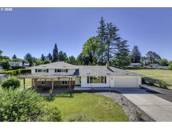 704 NE Linden Ave, Hillsboro, OR 97124