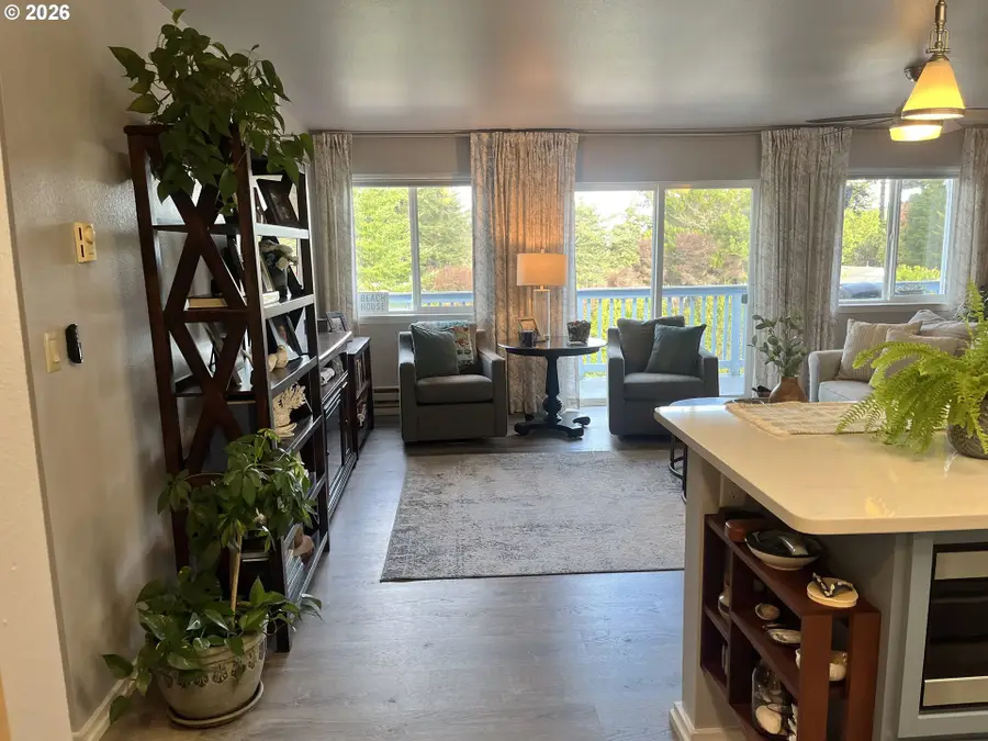 1425 Seacrest Ln #4D, Brookings, OR 97415 - #3