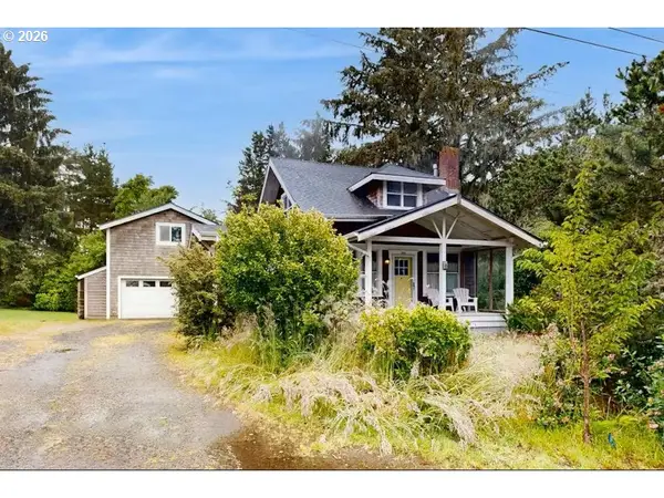 641 D St, Gearhart, OR 97138