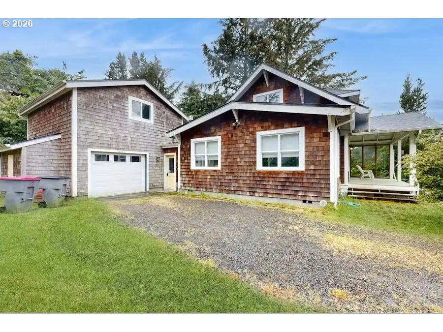 641 D St, Gearhart, OR 97138 - #2