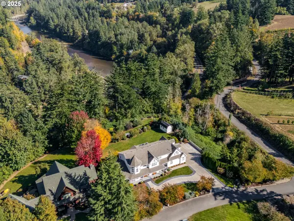 28499 SE Sweetbriar Rd, Troutdale, OR 97060