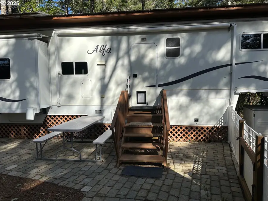 71 Castaway Cove, Florence, OR 97439 - Image #2