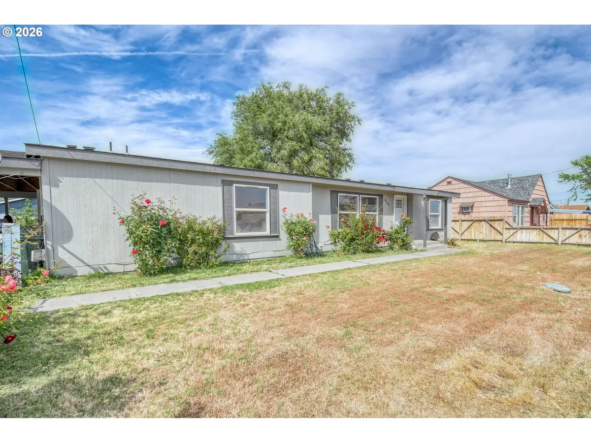 335 E Beebe Ave, Hermiston, OR 97838 - #1