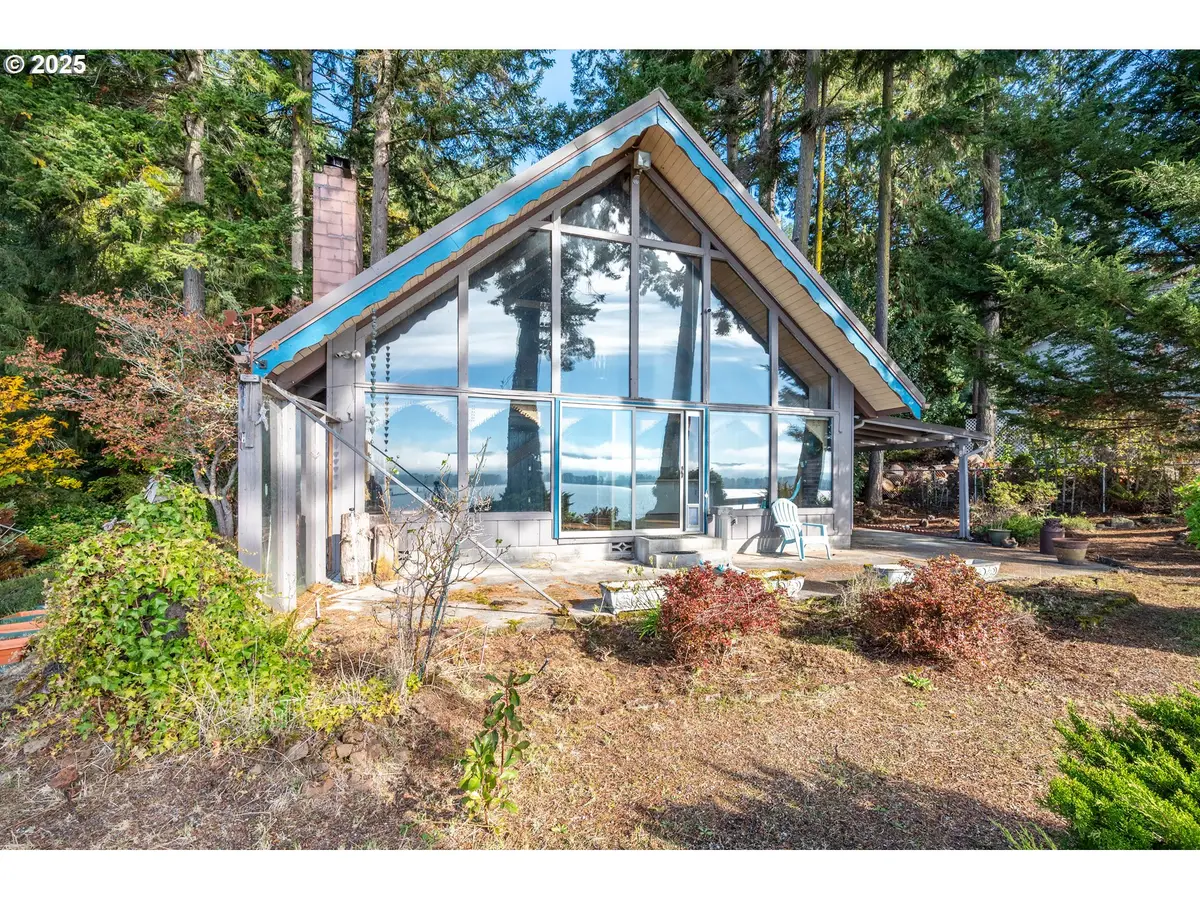 10 W Cape Horn Rd, Cathlamet, WA 98612 - Image #1