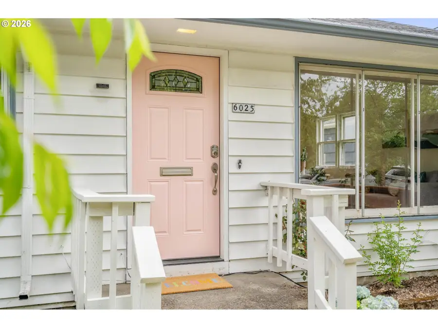 6025 SE Knight St, Portland, OR 97206 - #2