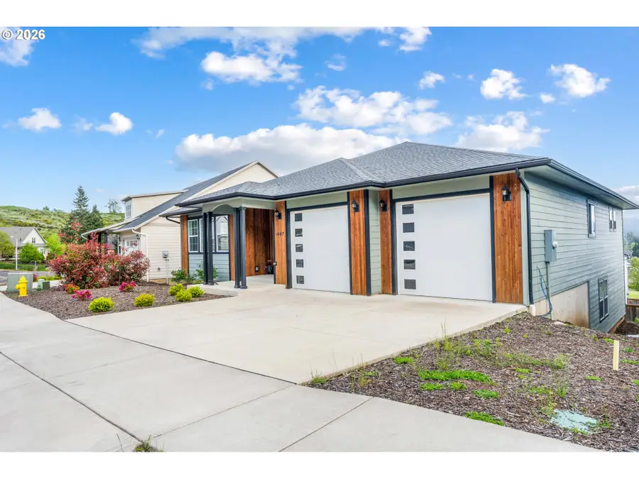 1447 Elm Ave, Cottage Grove, OR 97424 - #3