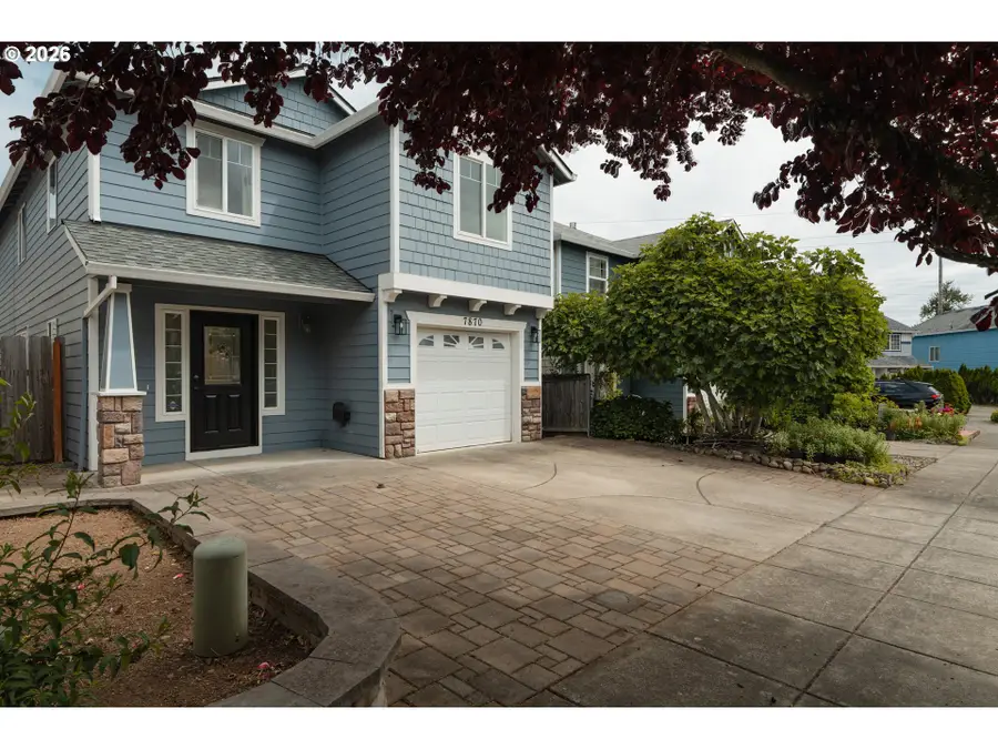 7870 SE Springwater Dr, Portland, OR 97206 - #3