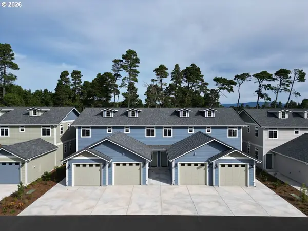 1445 37th St, Florence, OR 97439