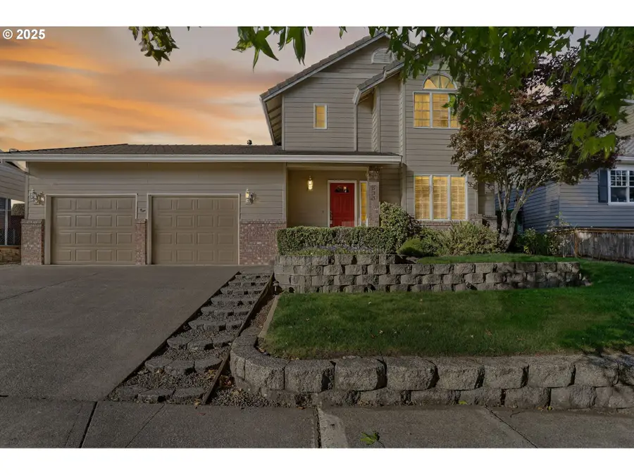 535 NE 24th St, Gresham, OR 97030 - #3