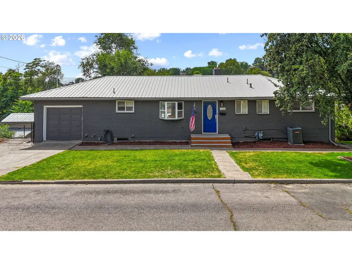 715 NW 6th St, Pendleton, OR 97801 - #1